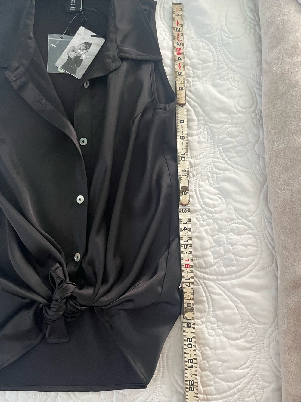 Sincerly Jules Black Sleeveless Satin Tie-Front Blouse Size Small - Picture 2 of 8